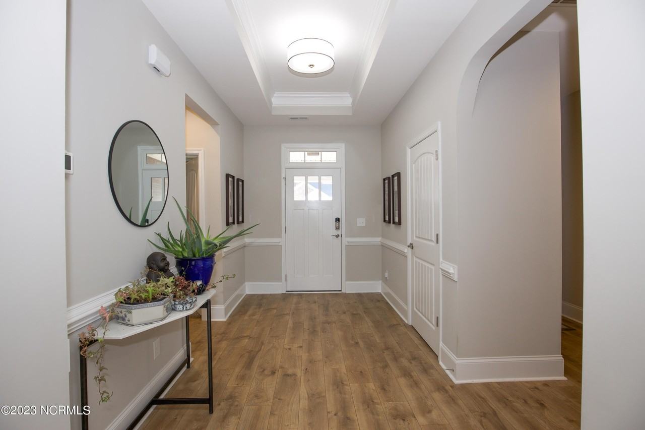 169 Holly Springs Ct - Photo 5 of 50