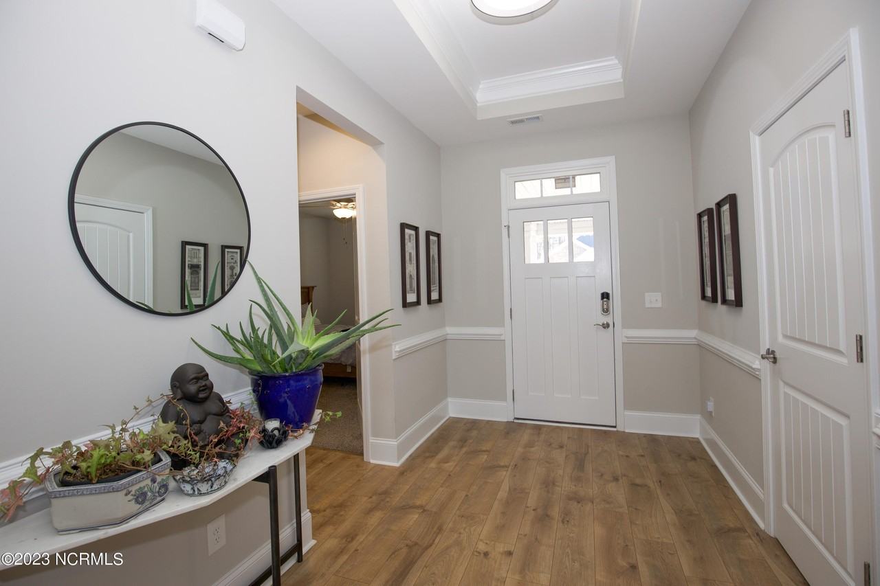 169 Holly Springs Ct - Photo 6 of 50