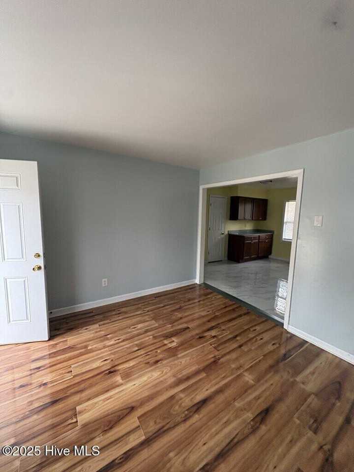 123 Arthur Ct - Photo 4 of 13