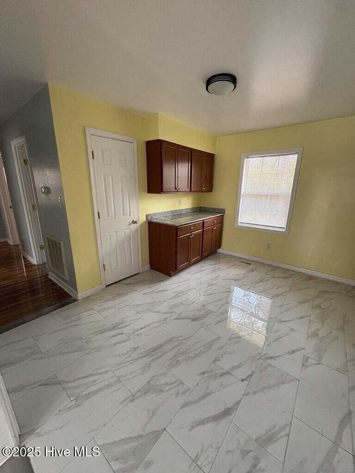 123 Arthur Ct - Photo 6 of 13