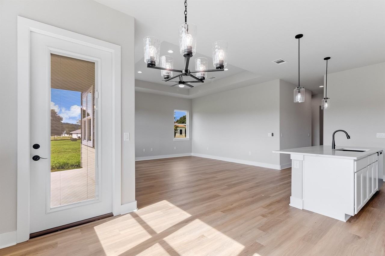 1259 Pecan Valley Dr - Photo 7 of 30