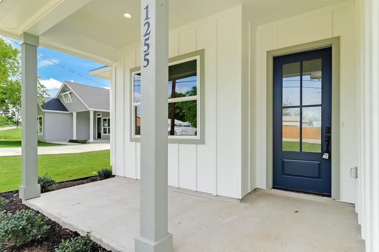 1255 Pecan Valley Dr - Photo 3 of 30