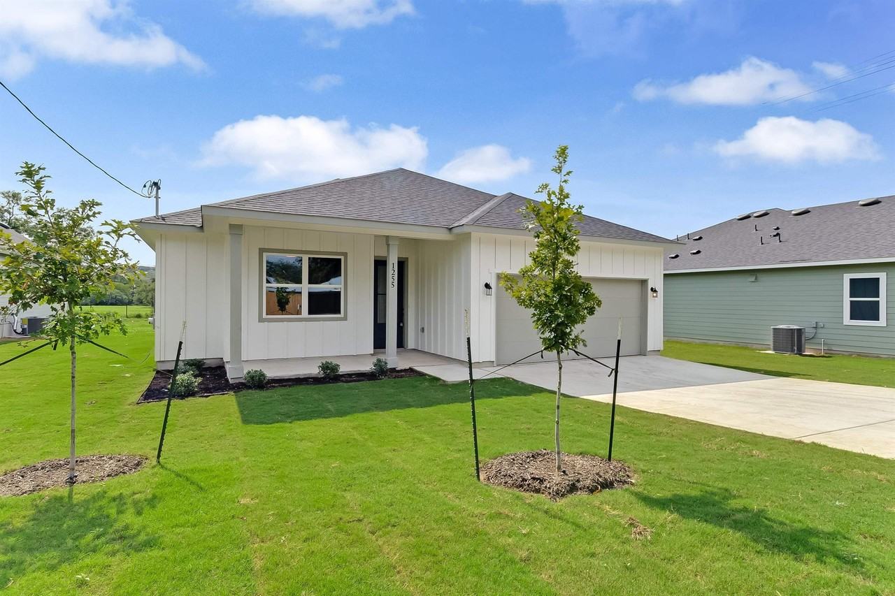 1255 Pecan Valley Dr - Photo 4 of 30