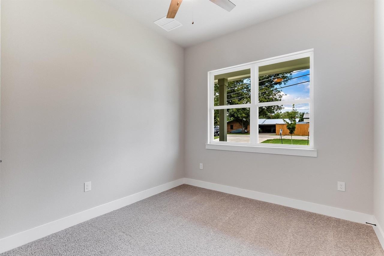 1255 Pecan Valley Dr - Photo 6 of 30