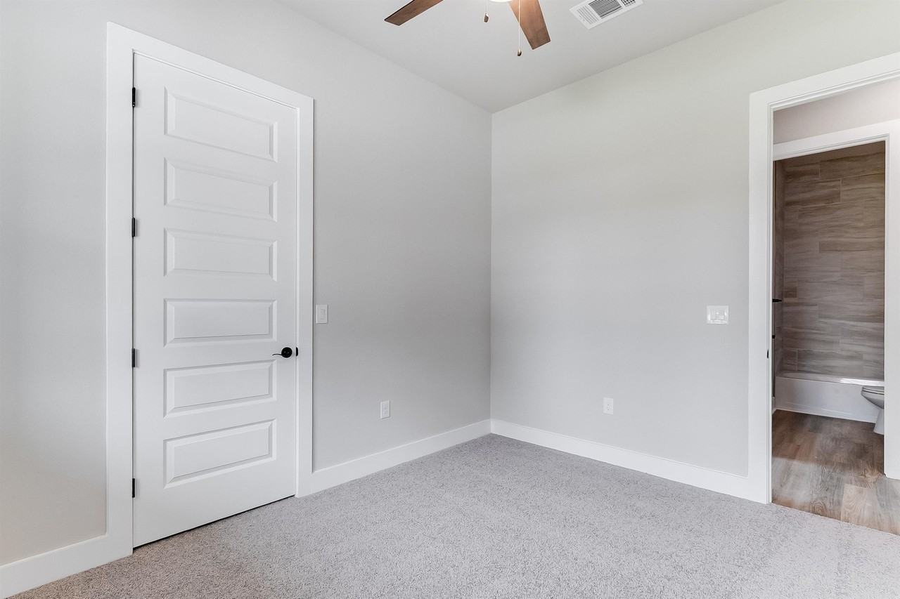 1255 Pecan Valley Dr - Photo 7 of 30