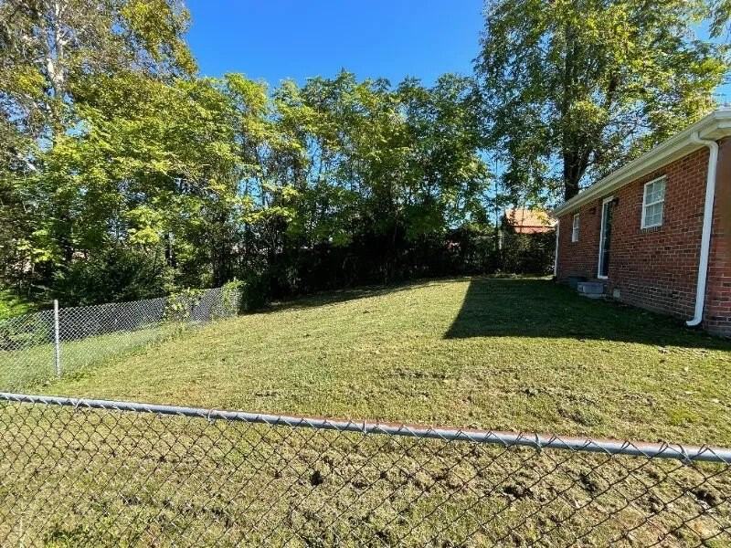 239 N Mcwhorter St - Photo 2 of 13