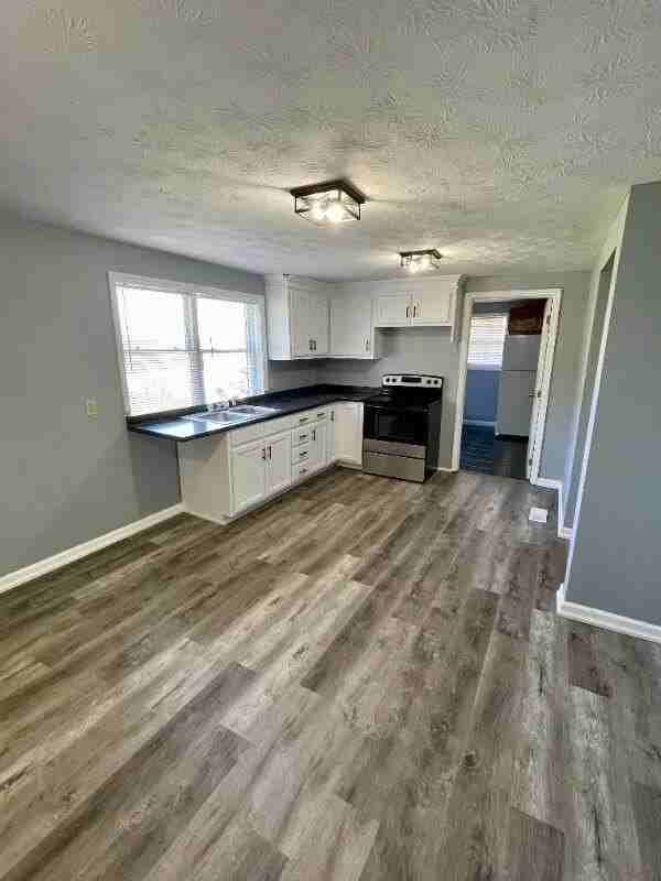 239 N Mcwhorter St - Photo 5 of 13