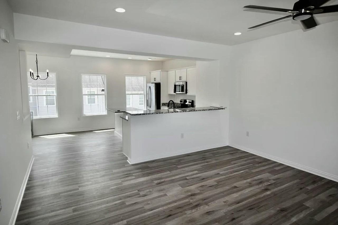 1145 Appian Crossing Way Apt 605 #605 - Photo 4 of 13