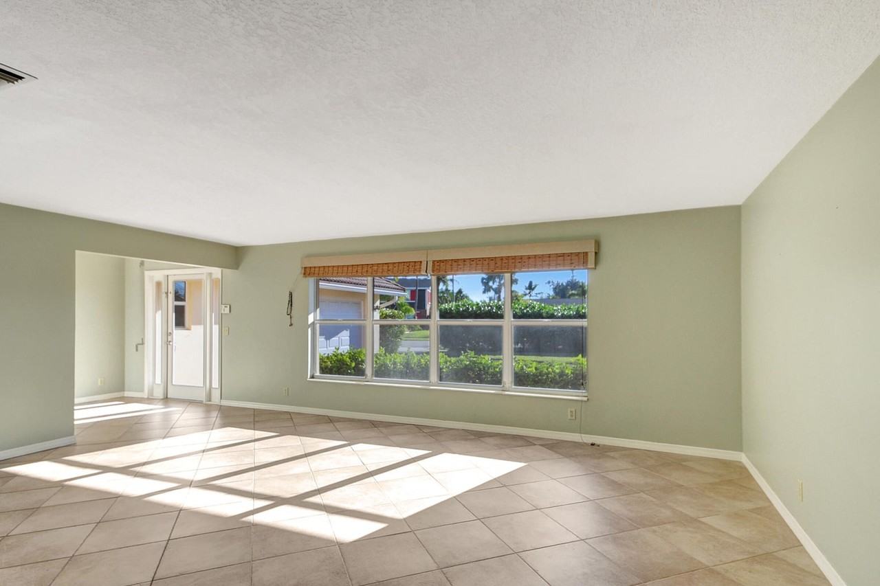 1753 W Terrace Dr - Photo 5 of 8