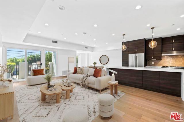 7365 Waring Ave - Photo 3 of 7