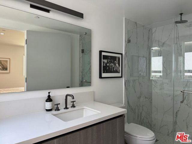 9842 Vidor Dr #402 - Photo 4 of 8