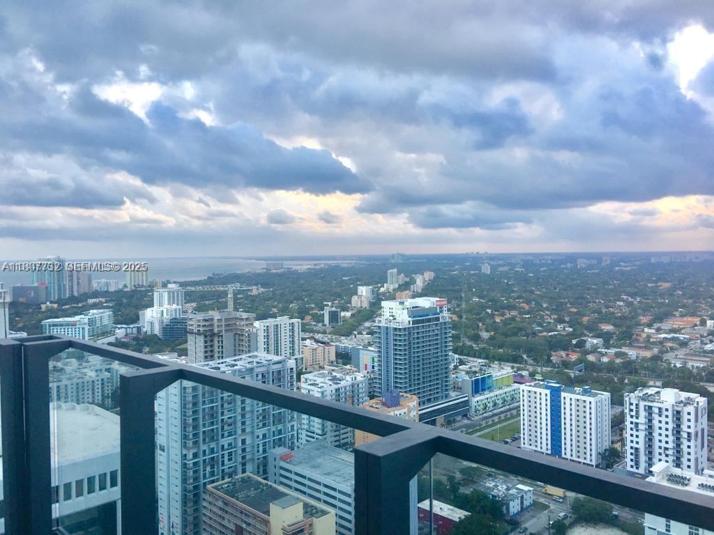 88 Sw 7th St #3402 - Photo 4 of 8