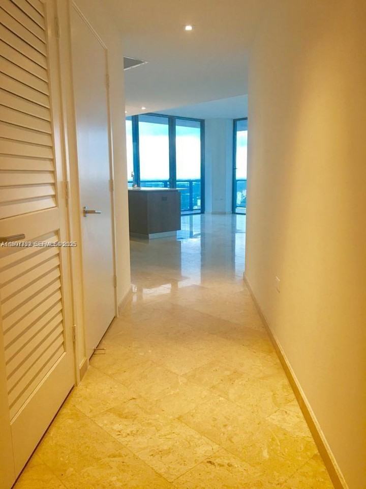 88 Sw 7th St #3402 - Photo 5 of 8