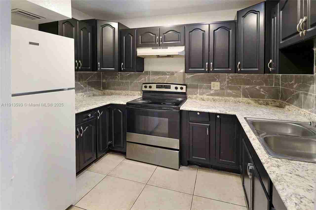 5975 Nw 25th Ct #213