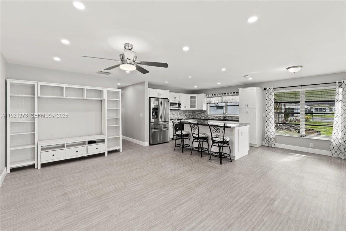 1020 Nw 88th Ave #D100 - Photo 6 of 8