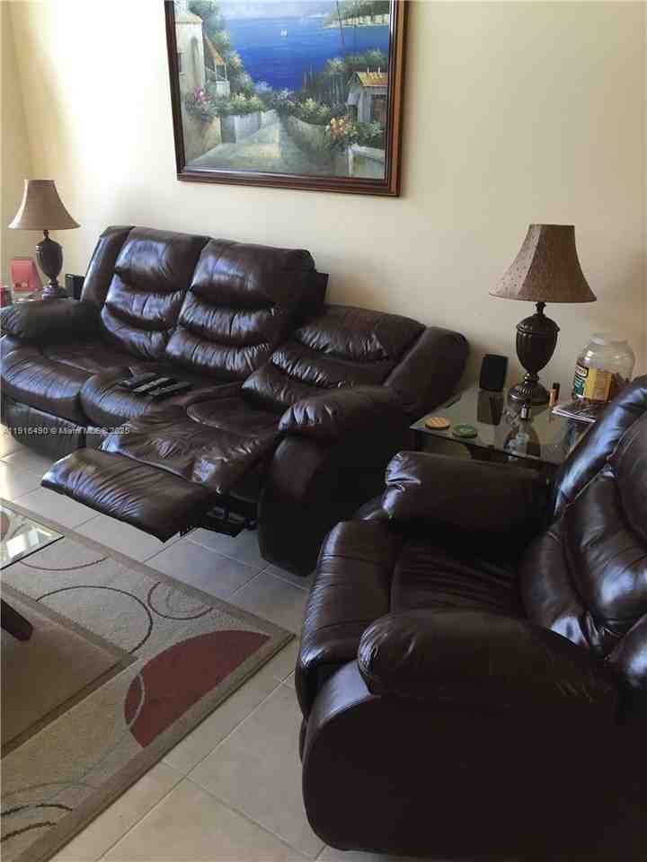 1341 Se 3rd Ave #409 - Photo 5 of 8