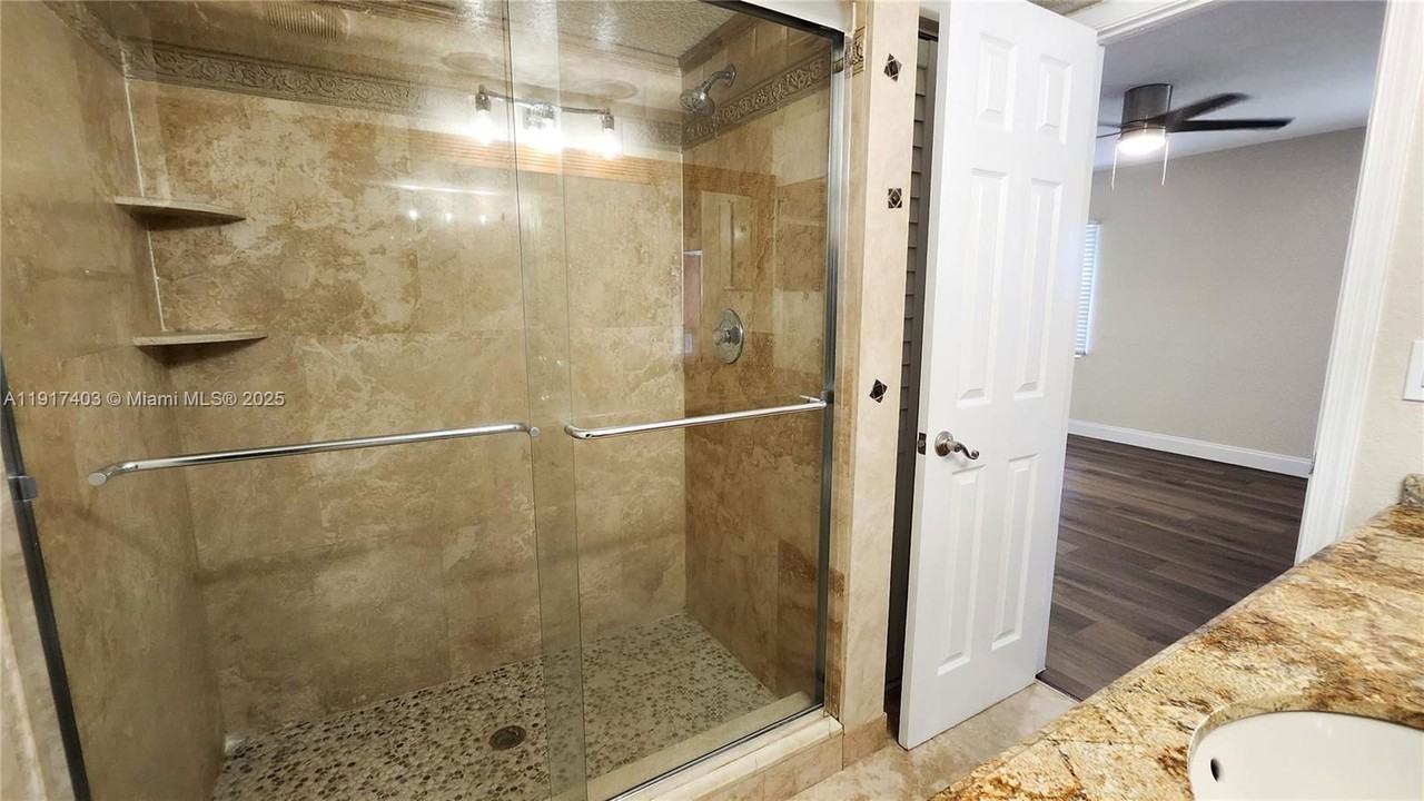 2562 Nw 89th Dr #2562 - Photo 7 of 8