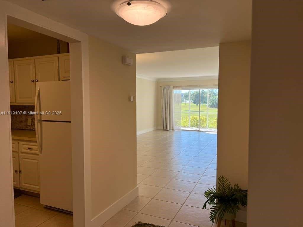 2950 N Palm Aire Dr #105 - Photo 4 of 8