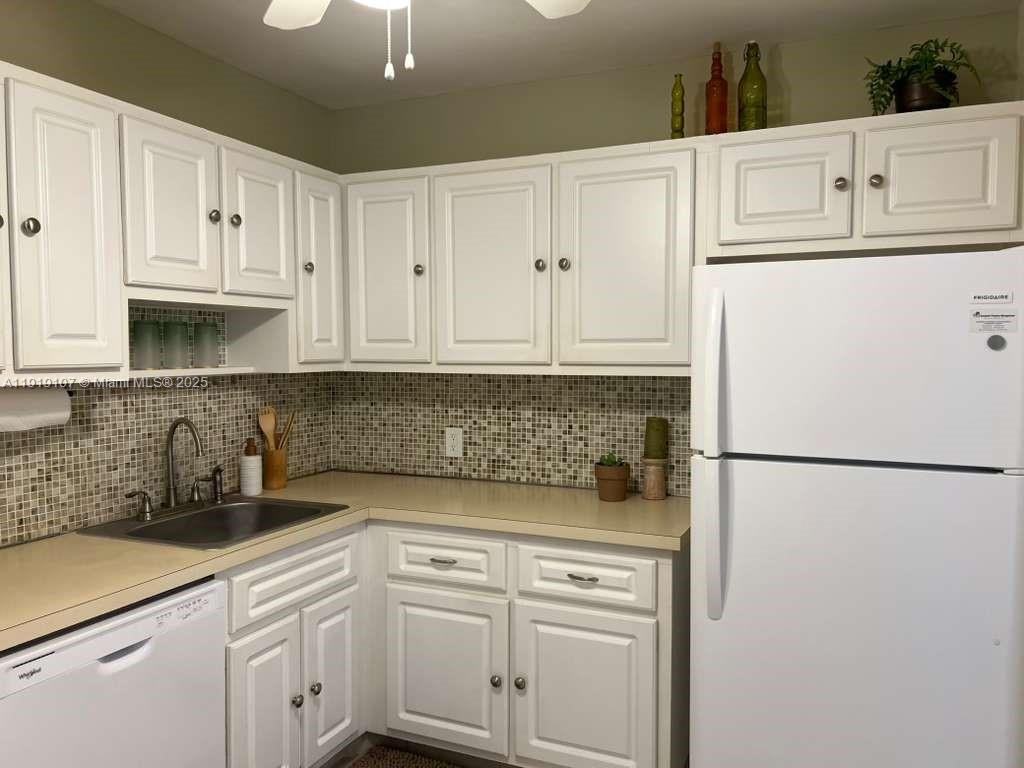 2950 N Palm Aire Dr #105 - Photo 7 of 8