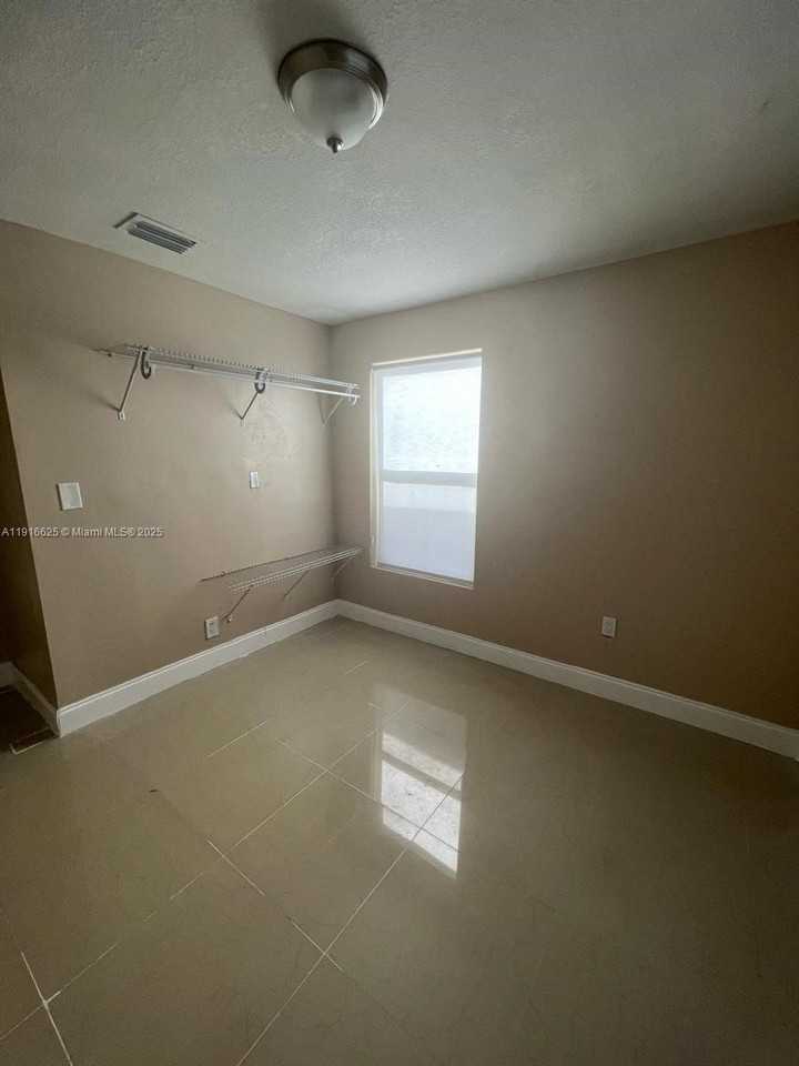 4121 Sw 20th St #1 - Photo 2 of 8