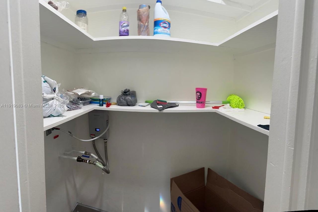 2838 Madison Street #19 - Photo 6 of 7