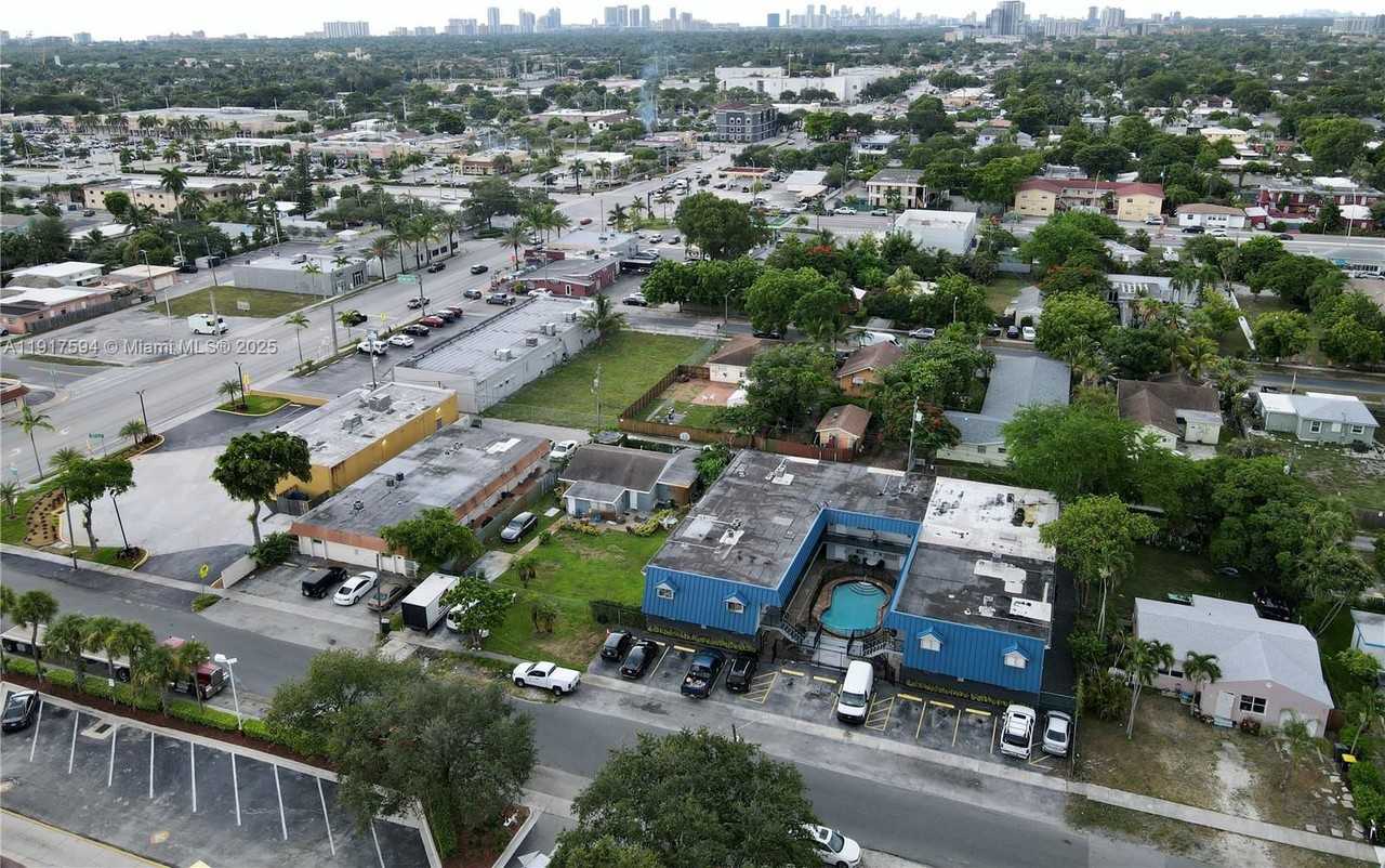 37 Sw 14th St #13 - Photo 7 of 7