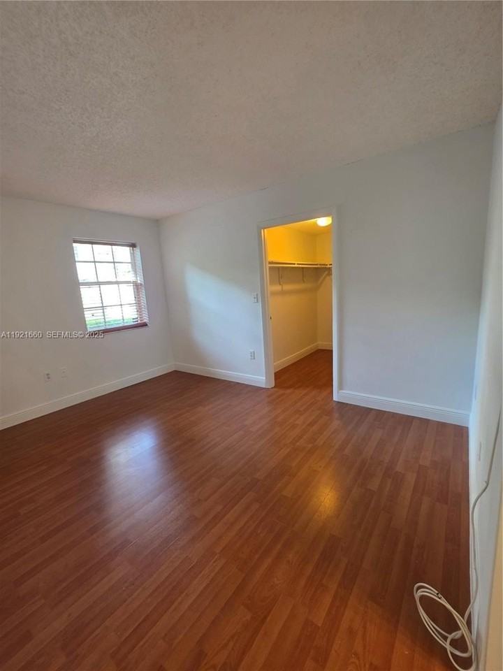 29 Santillane Ave #1 - Photo 4 of 11