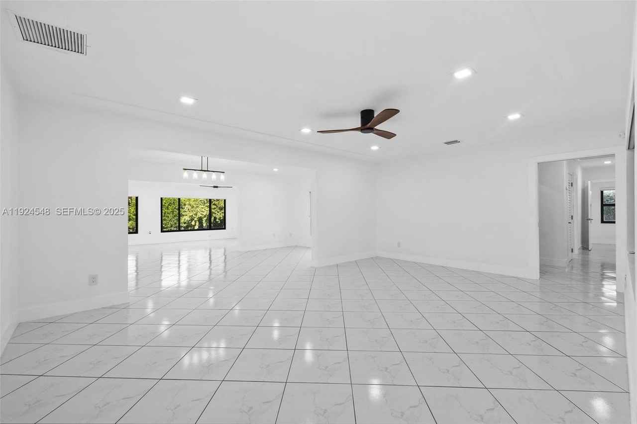 743 Aledo Ave #0 - Photo 5 of 34