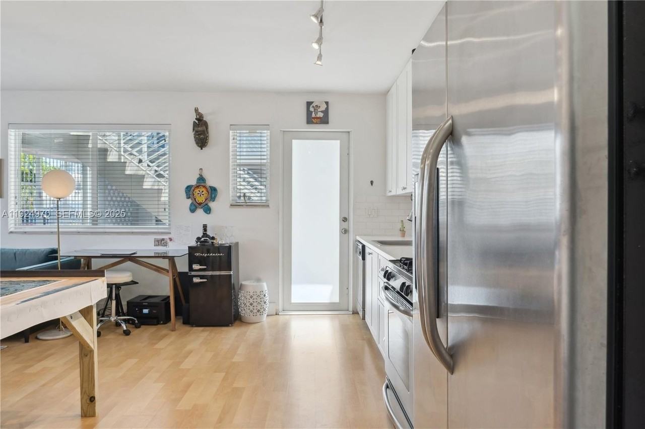 7440 Byron Ave #1B - Photo 7 of 16