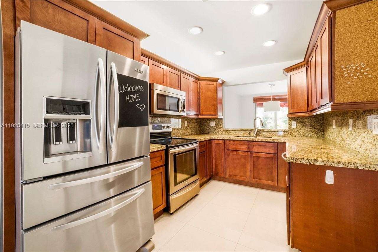 5127 Nw 102nd Ct #5127 - Photo 2 of 27