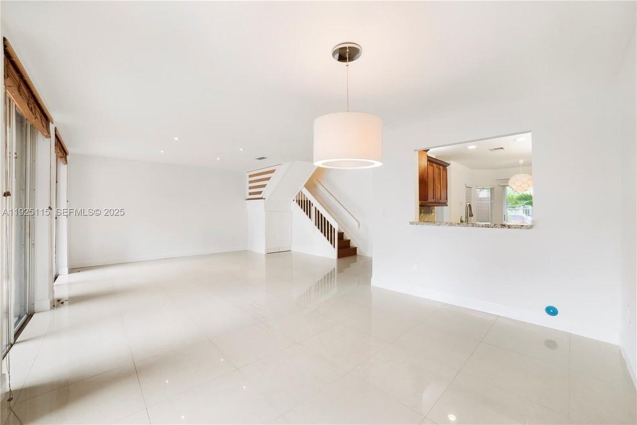 5127 Nw 102nd Ct #5127 - Photo 4 of 27