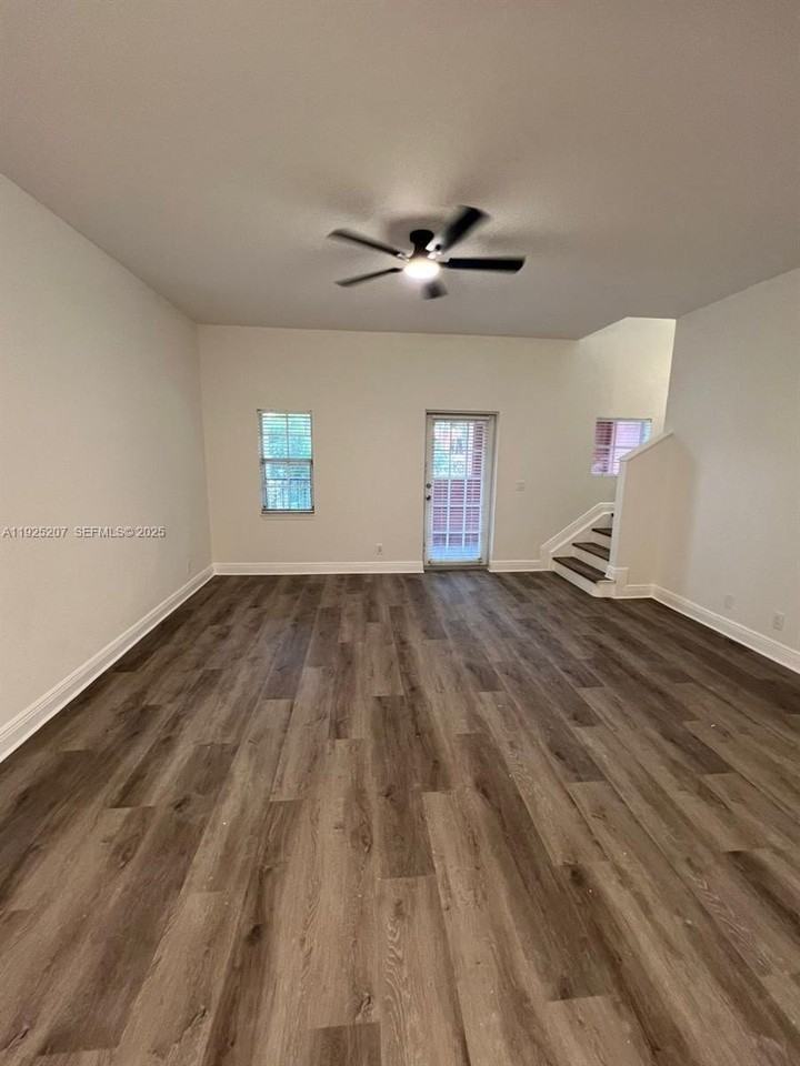 22 Southwest 6th Court #22 - Photo 5 of 26