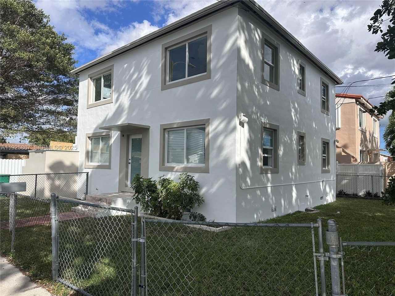 1703 Nw 34th Ave #2 - Photo 2 of 13