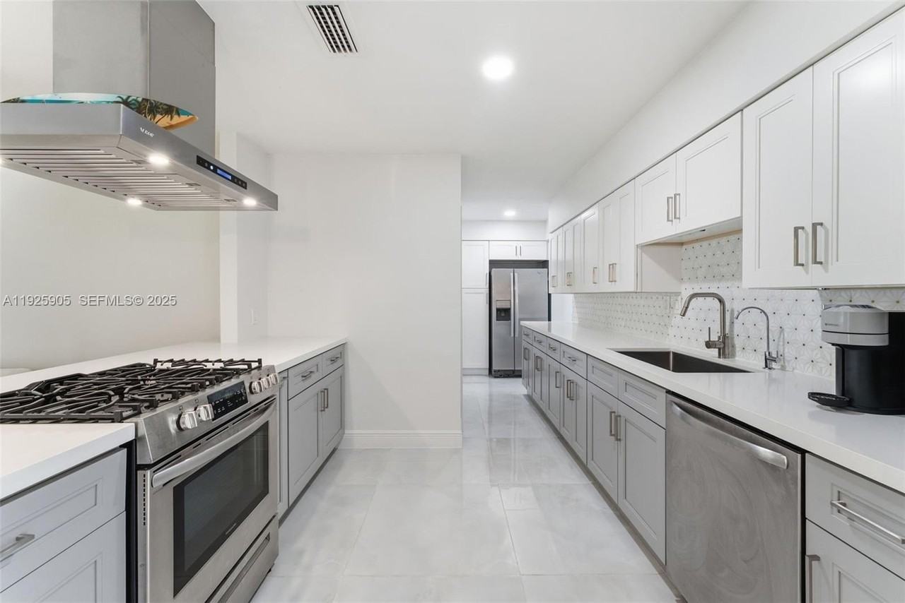 251 N 71st Ave #251 - Photo 6 of 25