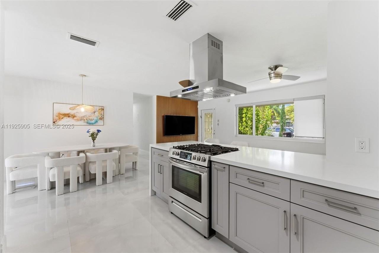 251 N 71st Ave #251 - Photo 7 of 25