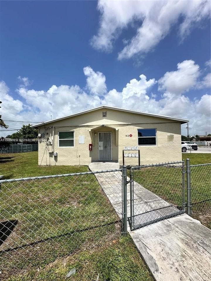 912 Northwest 9th Avenue #8