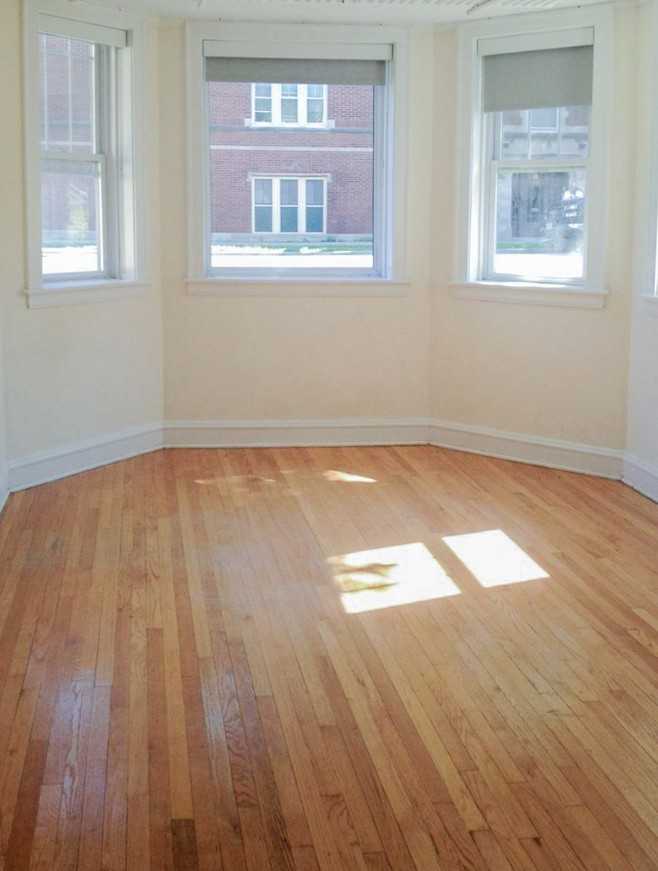 N Leavitt St & W Foster Ave - Photo 2 of 8