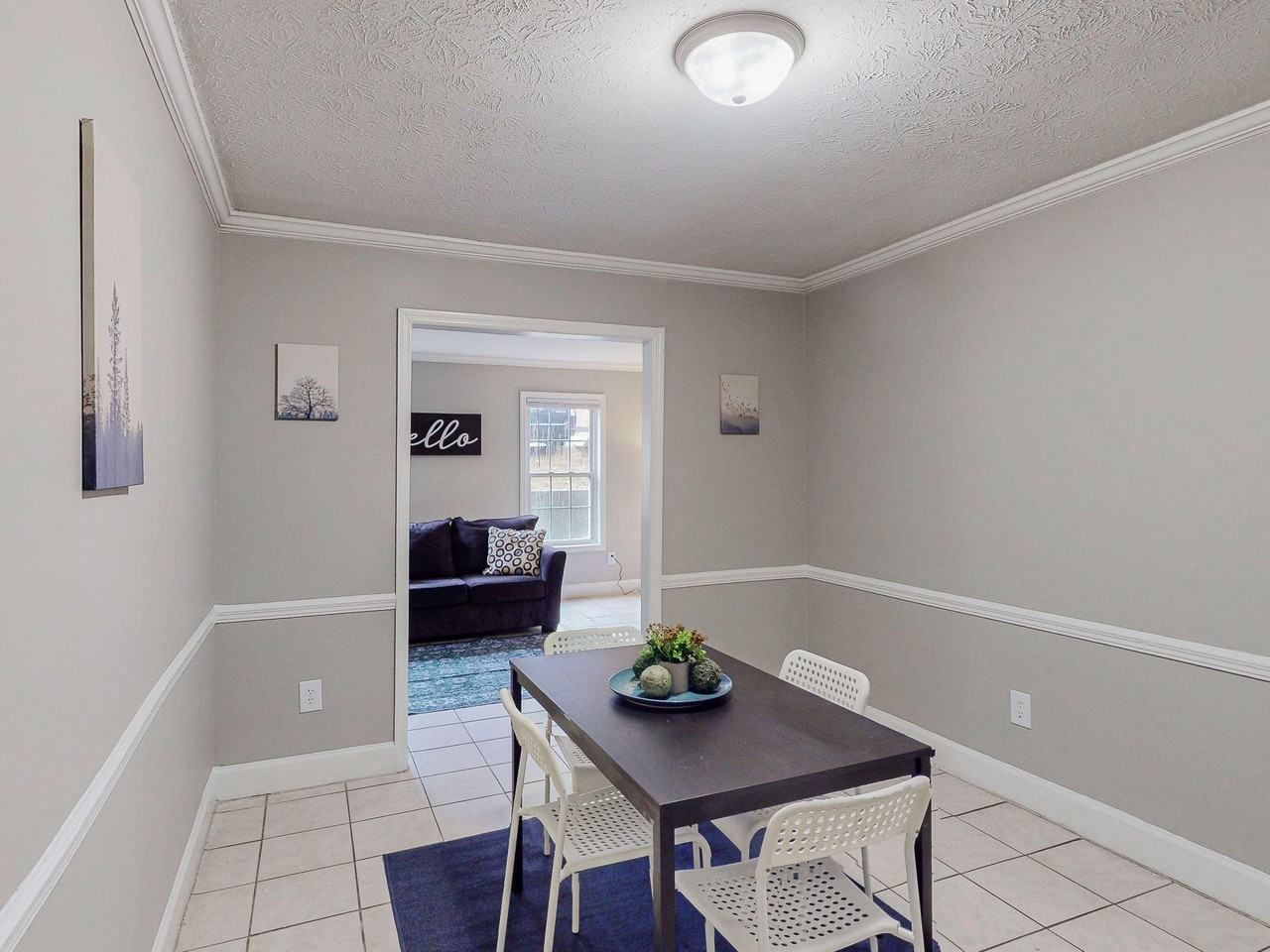 Pilgrim Way Ne - Photo 3 of 8