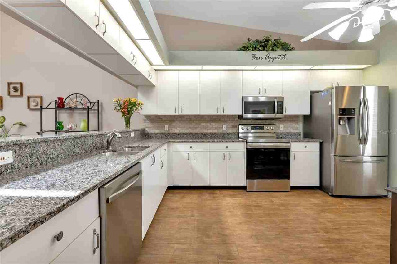 5036 Ludden Court - Photo 7 of 13