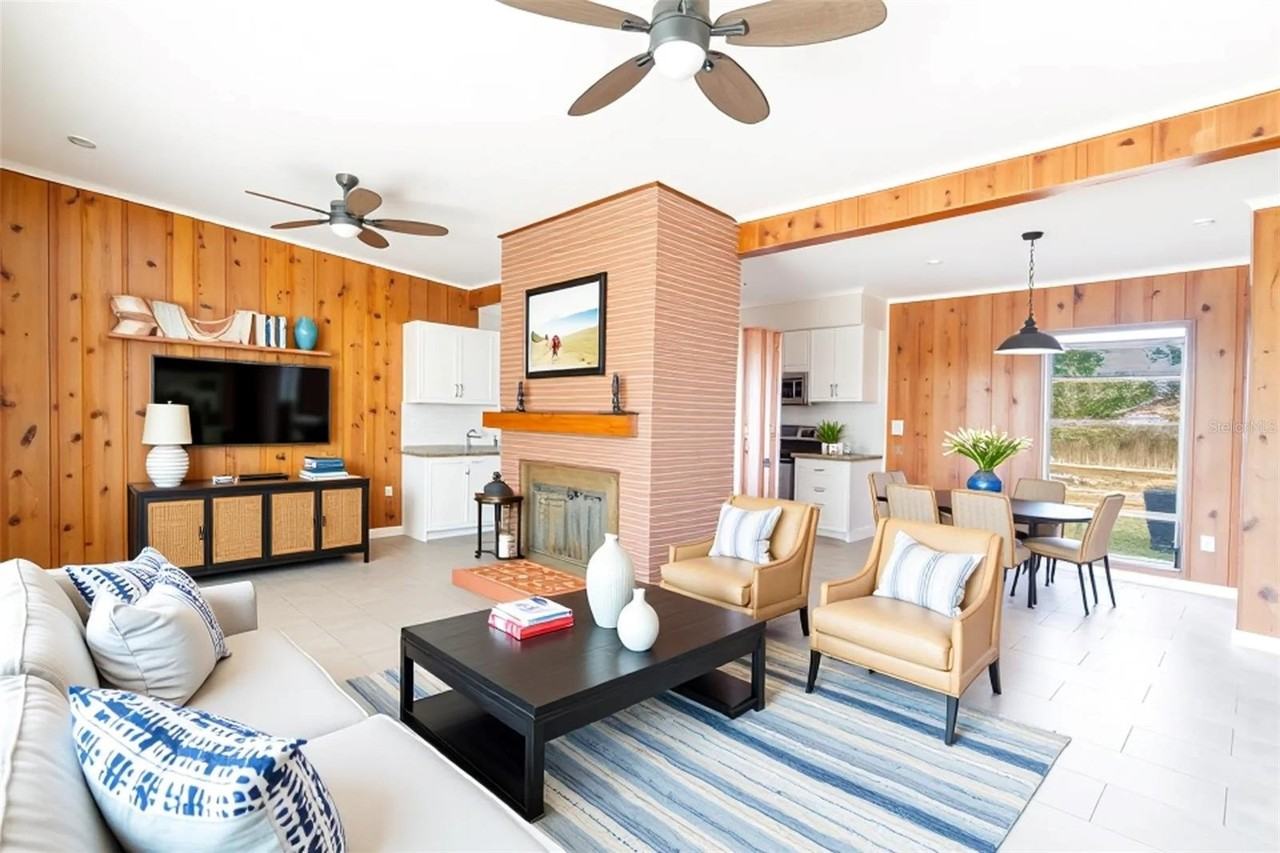 495 Avenue F Se - Photo 2 of 21