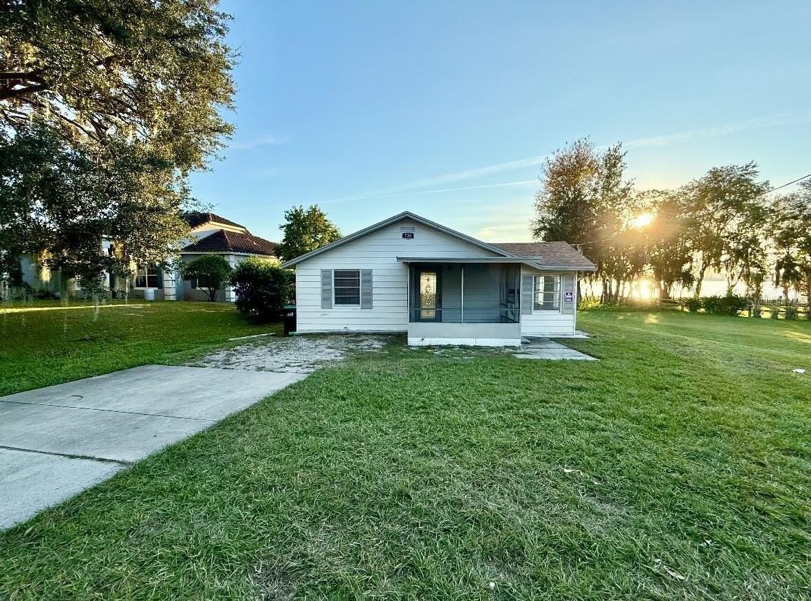 715 E Silver Star Rd