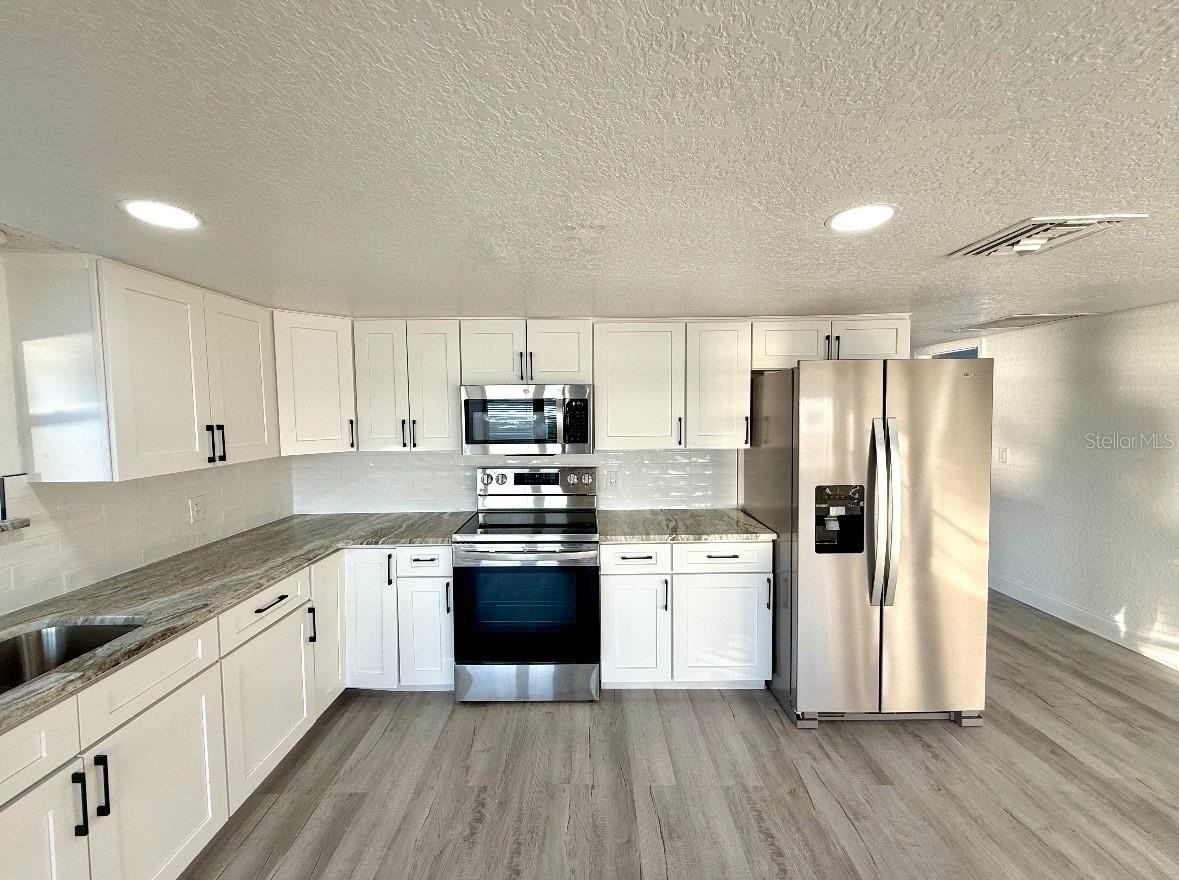 715 E Silver Star Rd - Photo 4 of 13