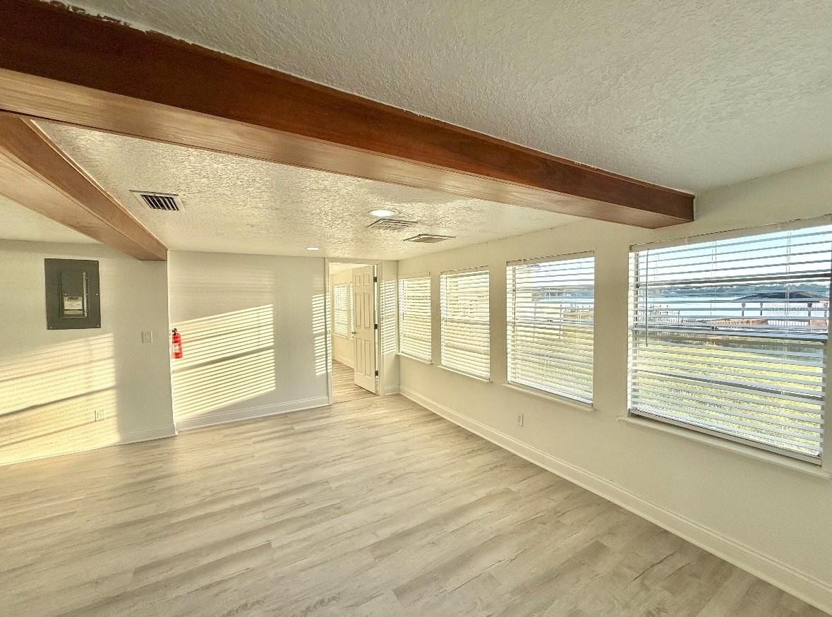 715 E Silver Star Rd - Photo 6 of 13