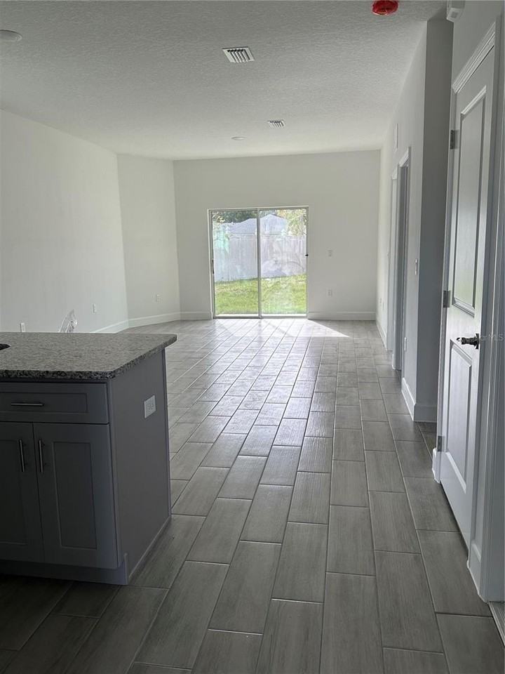 601 Lake Shore Pkwy - Photo 3 of 15