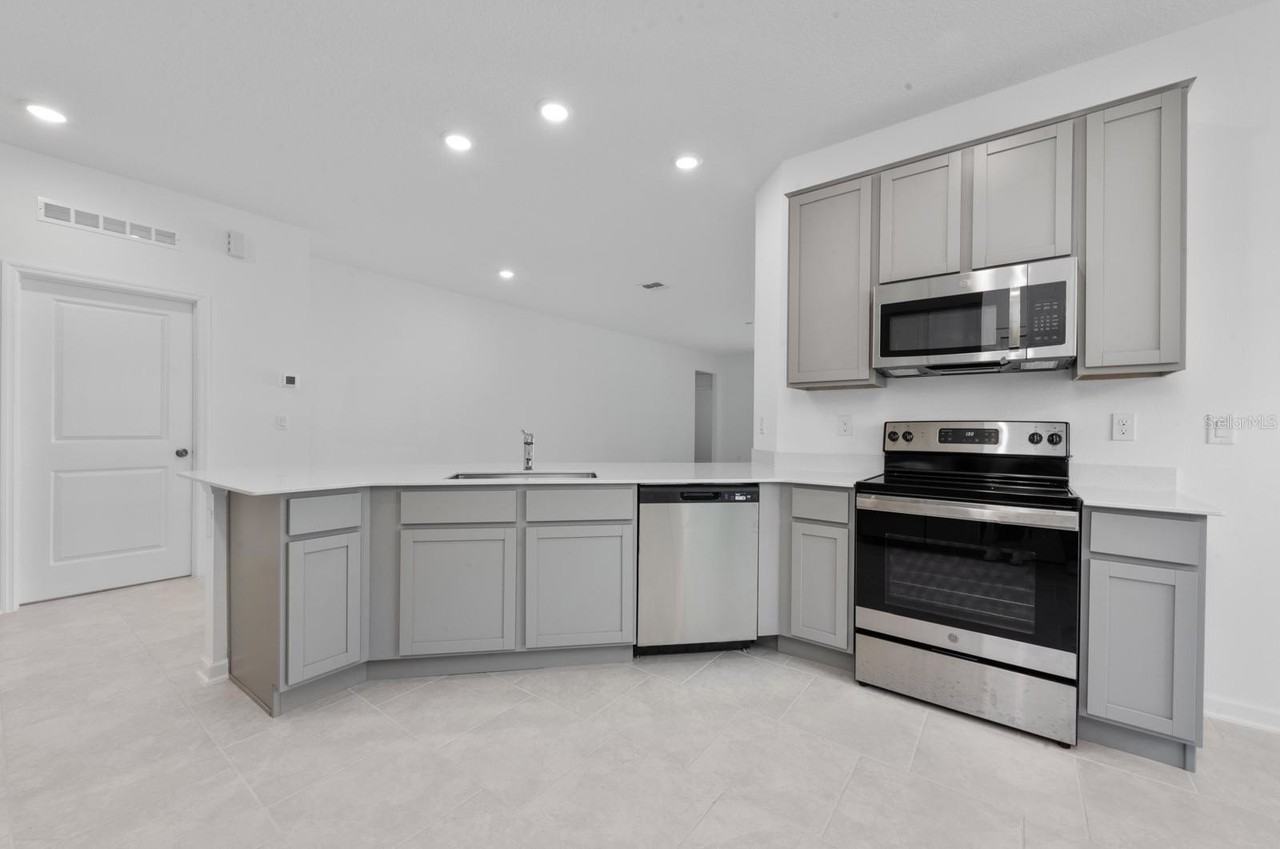 1480 Peach Creek Dr - Photo 5 of 29