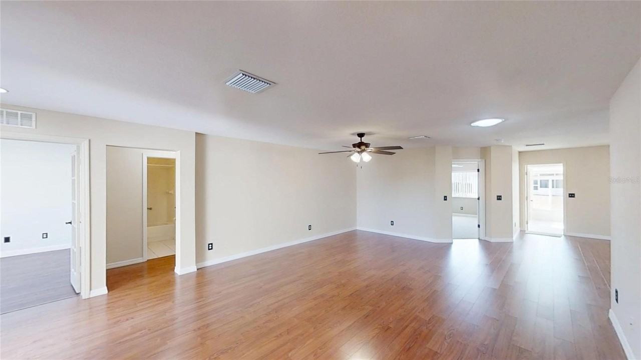 9761 Sw 90th St - Photo 5 of 29