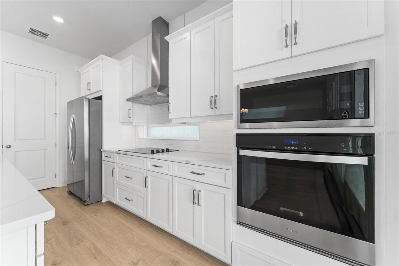 10065 Peebles St - Photo 7 of 25