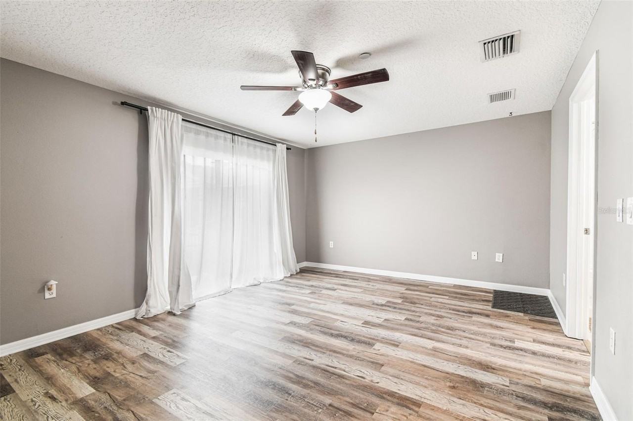 2503 Middleton Grove Dr - Photo 3 of 39