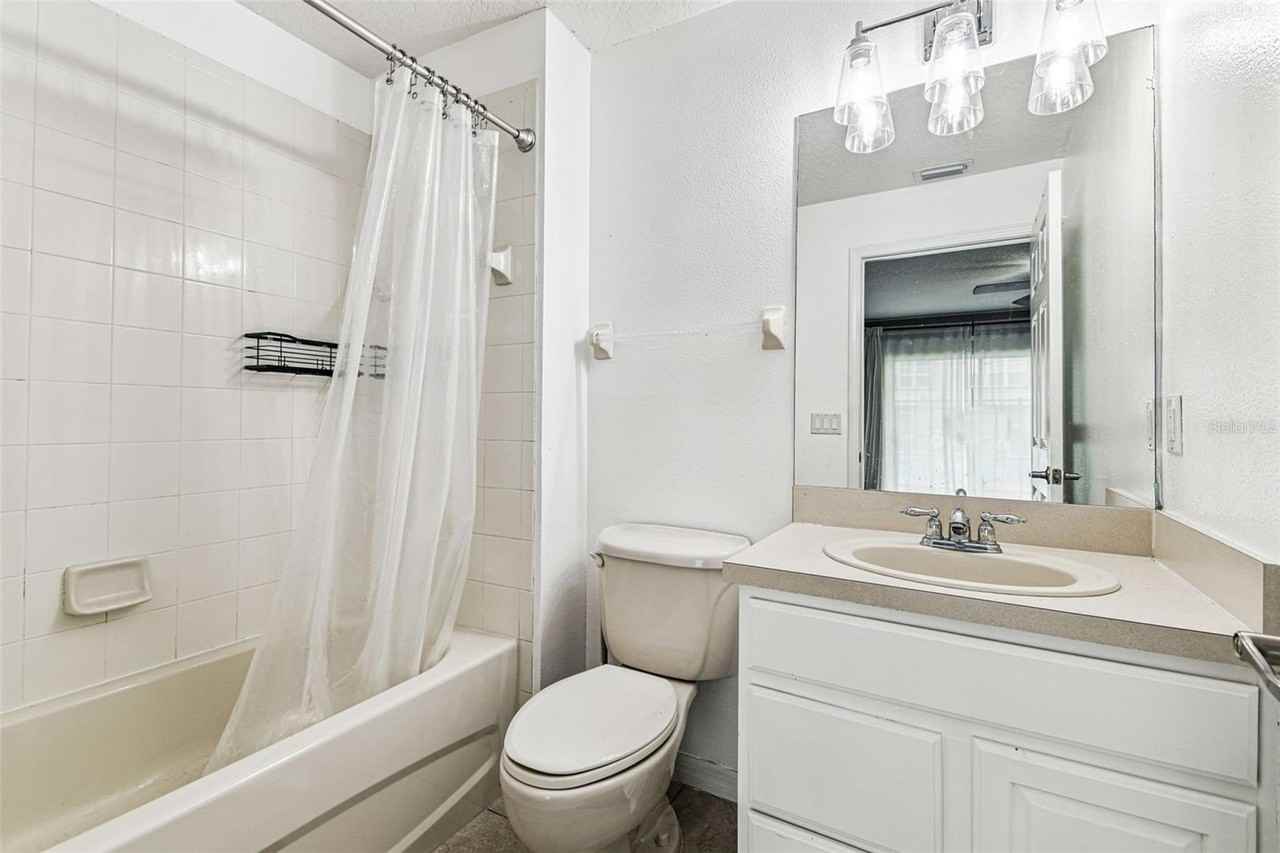 2503 Middleton Grove Dr - Photo 5 of 39