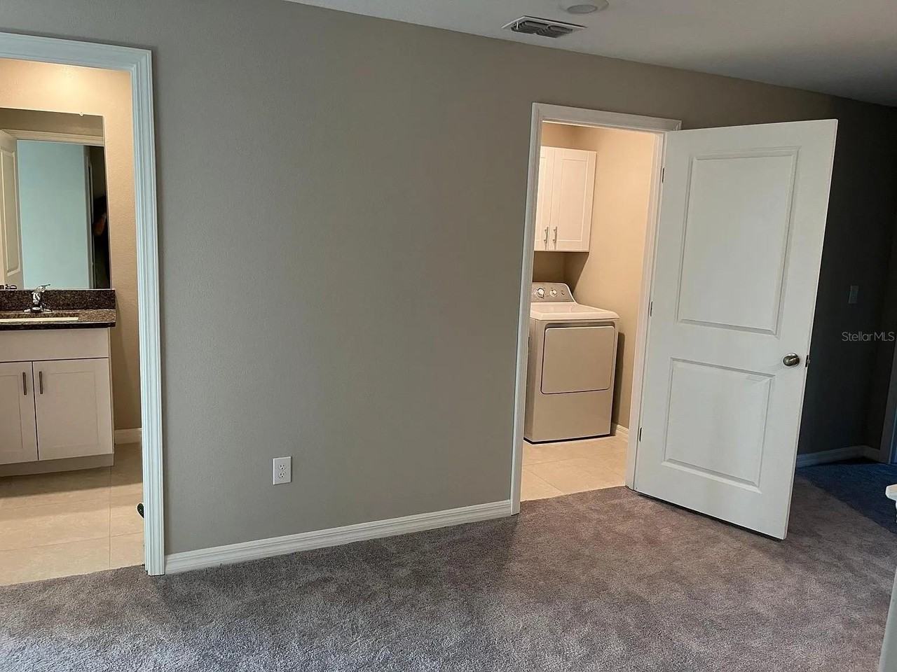 1498 Cassius St - Photo 7 of 19